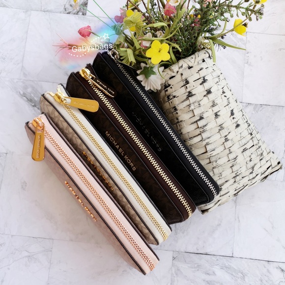 Gaby’sBags👜💕-NWT Michael Kors Wallet - Picture 3 of 8